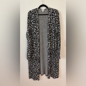 Time and Tru Gray and Black Animal Print Cardigan Size XL (16-18)